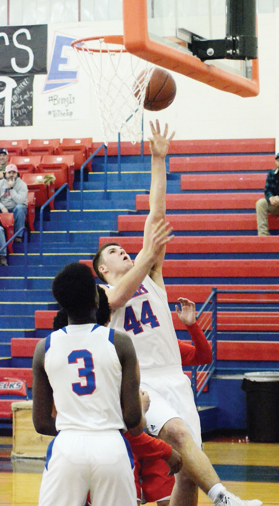 High school basketball Elks can’t shake cold quarter, lose to