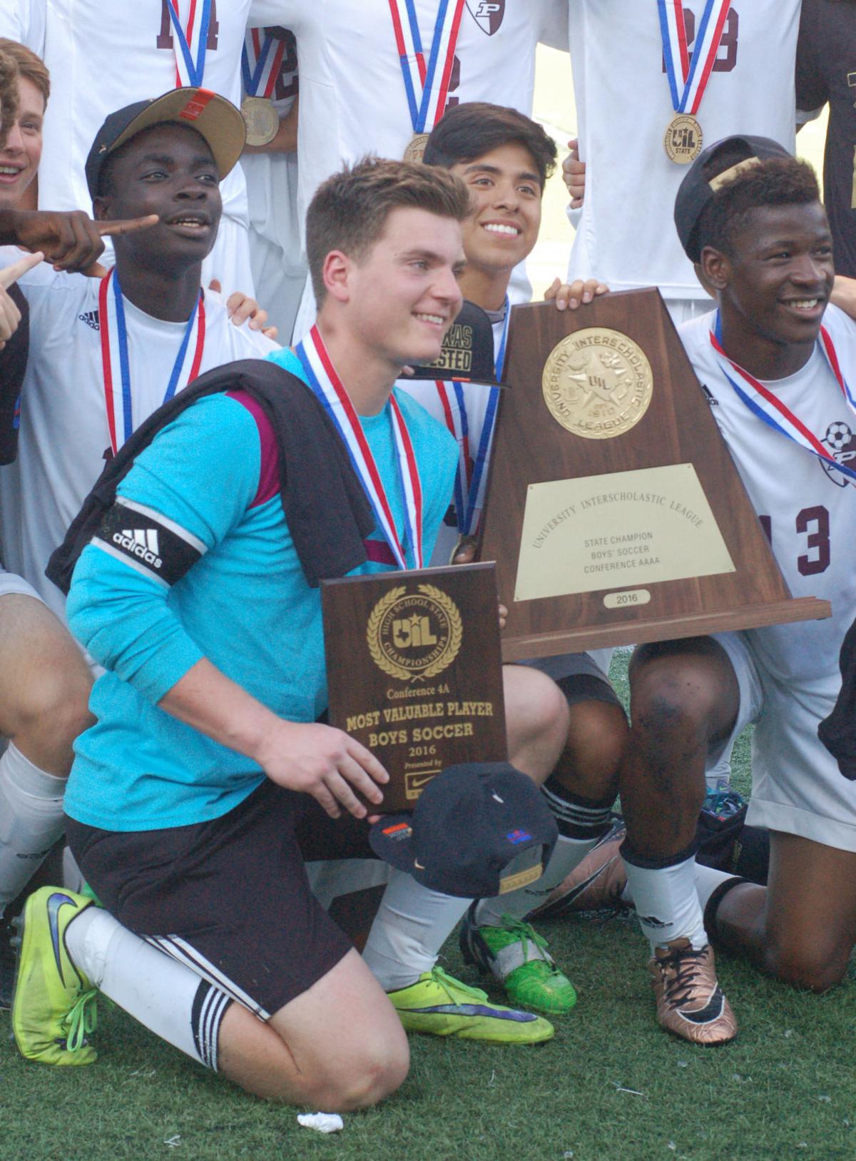 2016 TOP SPORTS STORIES. NO. 1 STATE CHAMPION SOCCER IN '16 Palestine