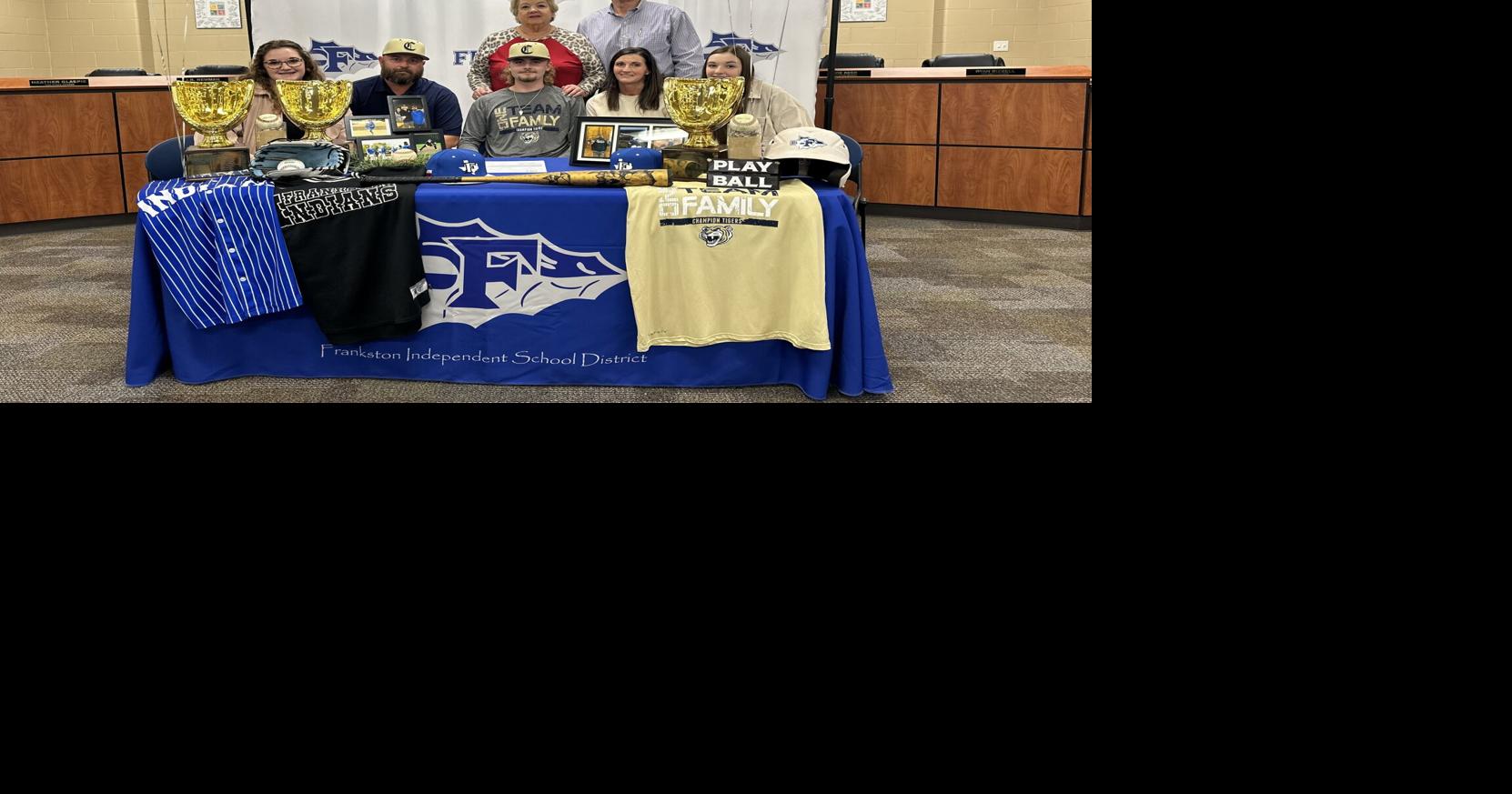 Signing Day Frankston's London signs letter of intent with Champion