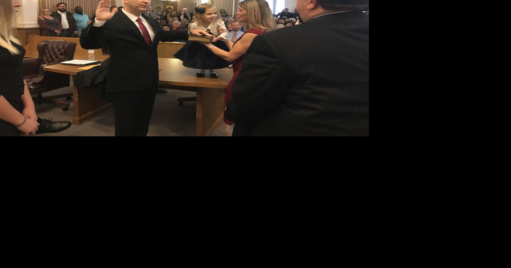 Davis sworn in as 369th District Court Judge | News | palestineherald.com