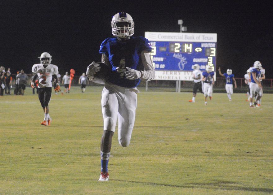 High School Football Elkhart S Ground Game Chews Up Westwood