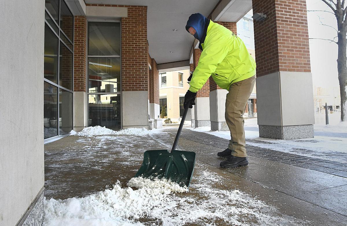 Watch now: Bloomington-Normal wind chills may hit 20 below tonight | Local News | pantagraph.com