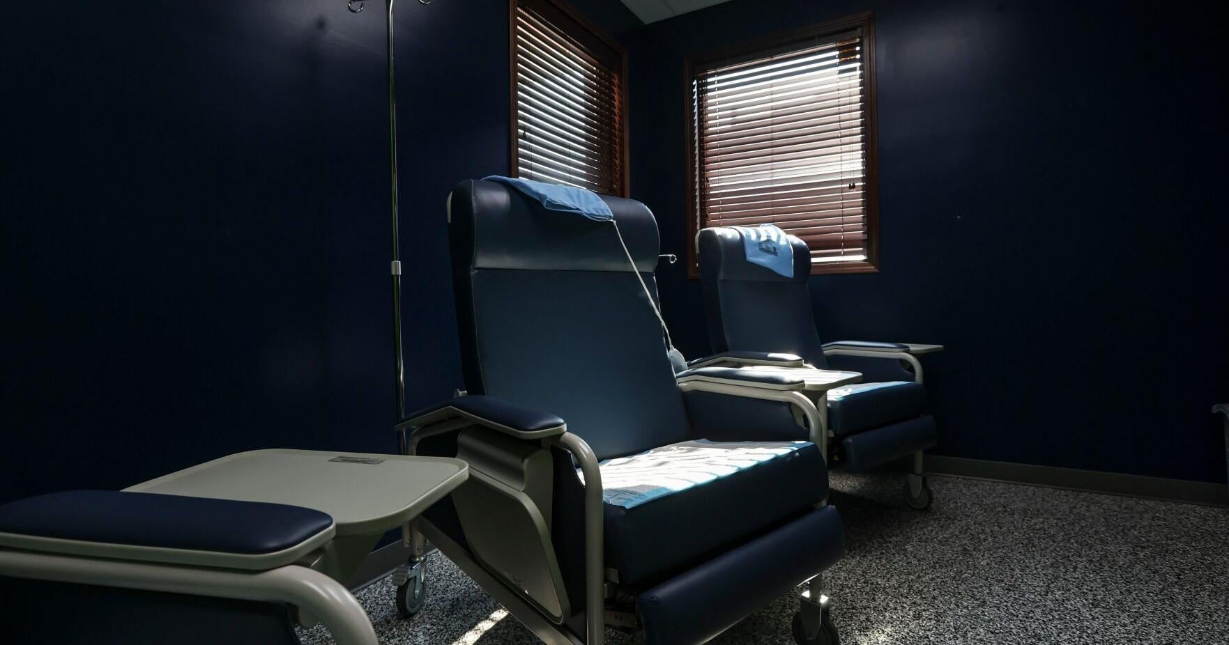 Illinois abortions surged the year Roe fell, with nearly 17,000 patients traveling from other states - Vimarsana News