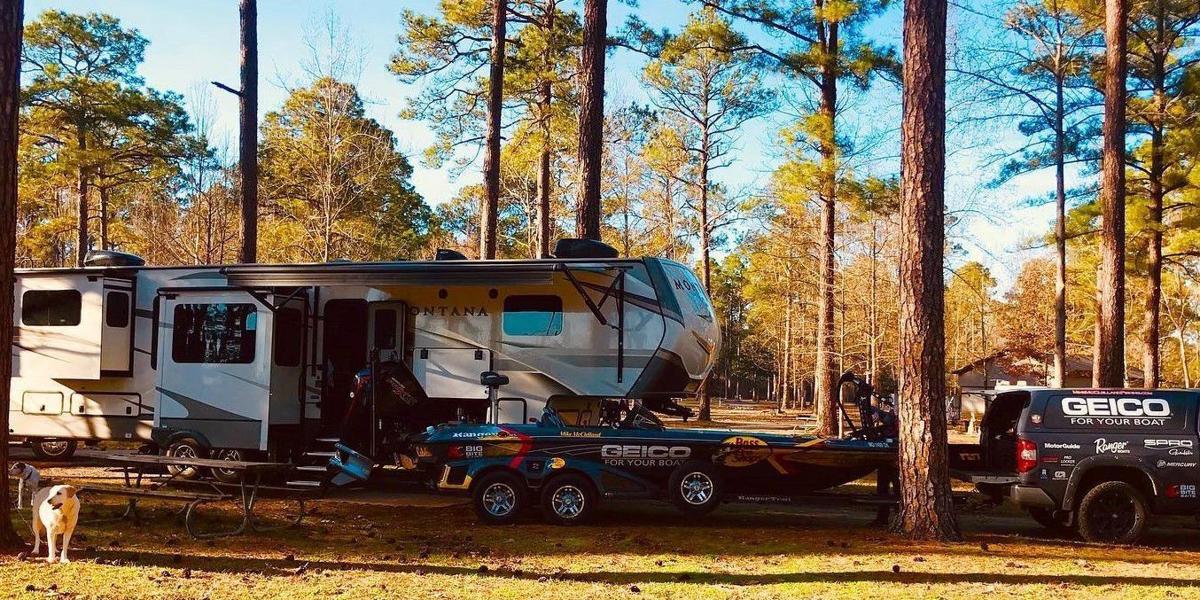 Camping photo for outdoor column