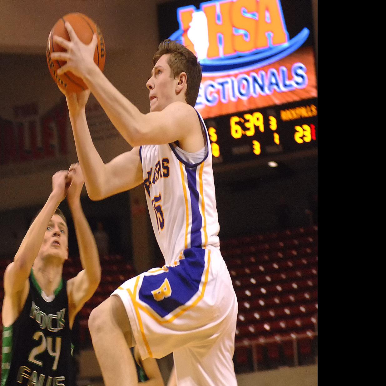 Bhs Sandage Flying High In A Basketball Family High School Boys