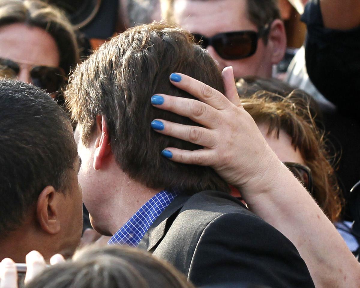 trump mulls commuting blagojevichs term, pardoning stewart