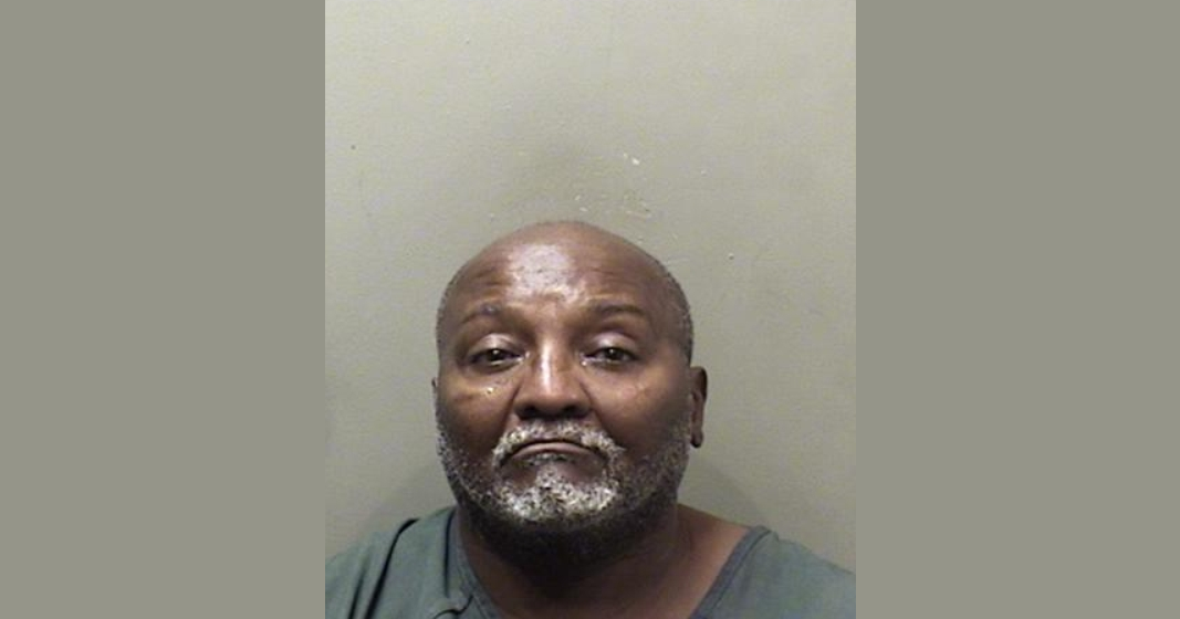 Bloomington man held on domestic battery, cocaine charges