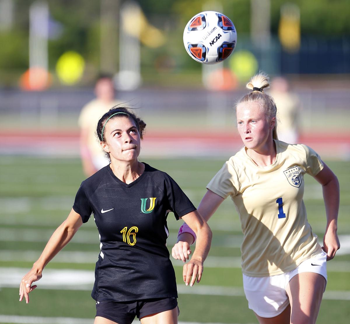 Watch Now Qnd Slips Past U High In Class 1a Girls Soccer Super Sectional Defensive Battle High School Soccer Pantagraph Com