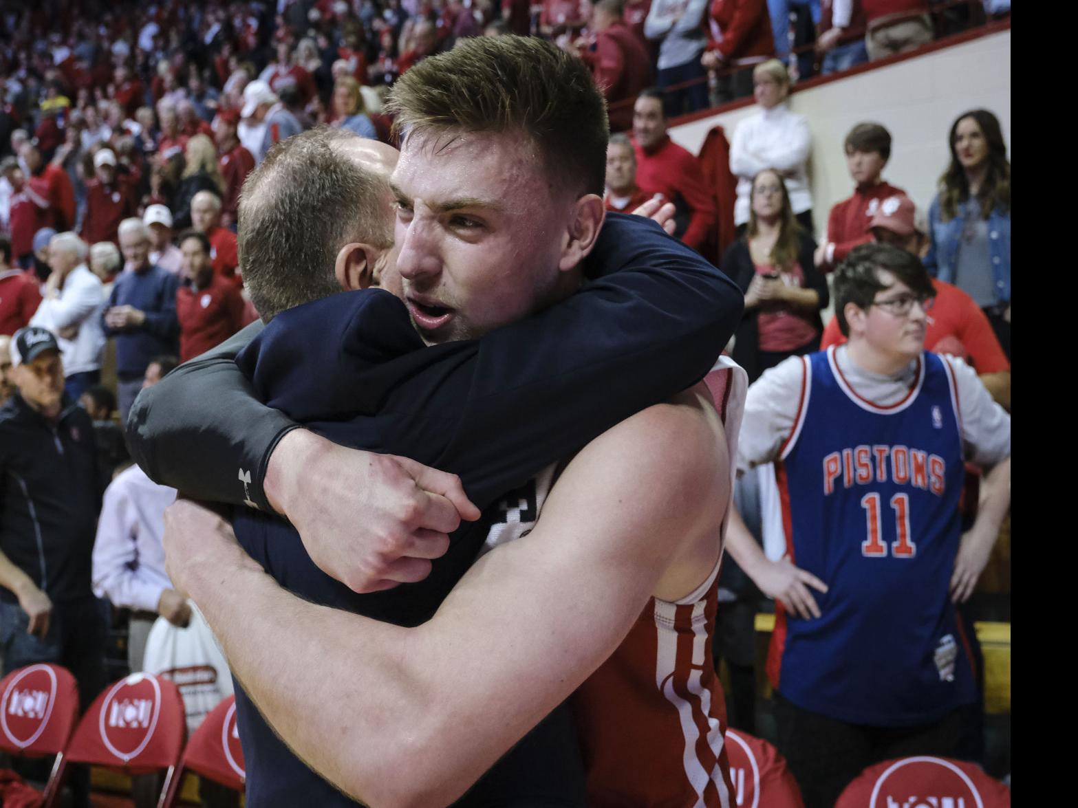 College Basketball No 24 Badgers Clinch Share Of Big 10 Title