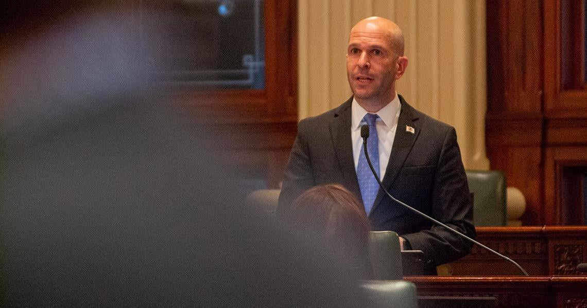 Les dirigeants de l'Illinois maintiennent leur position après l'ordre de Trump limitant la régulation de l'IA, impactant les intérêts français en matière d'innovation