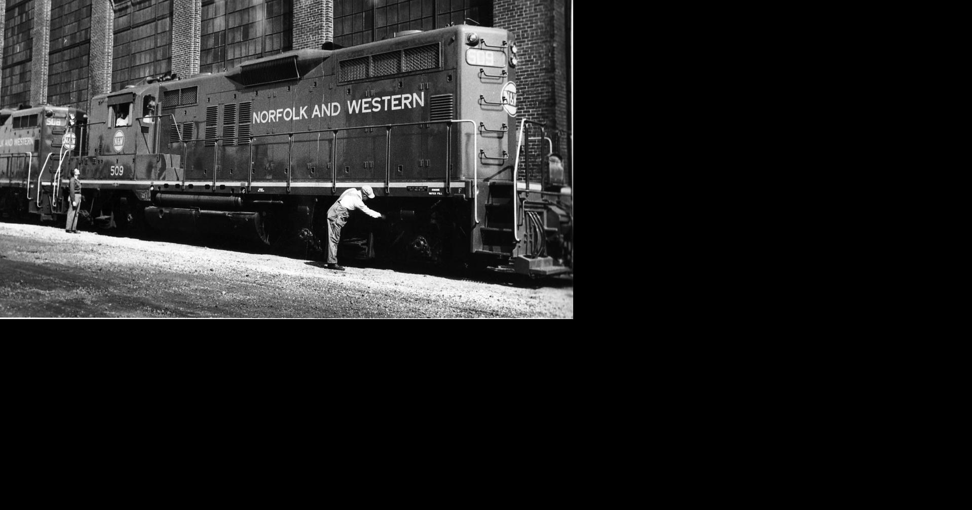 16 photos of Decatur's railroad past