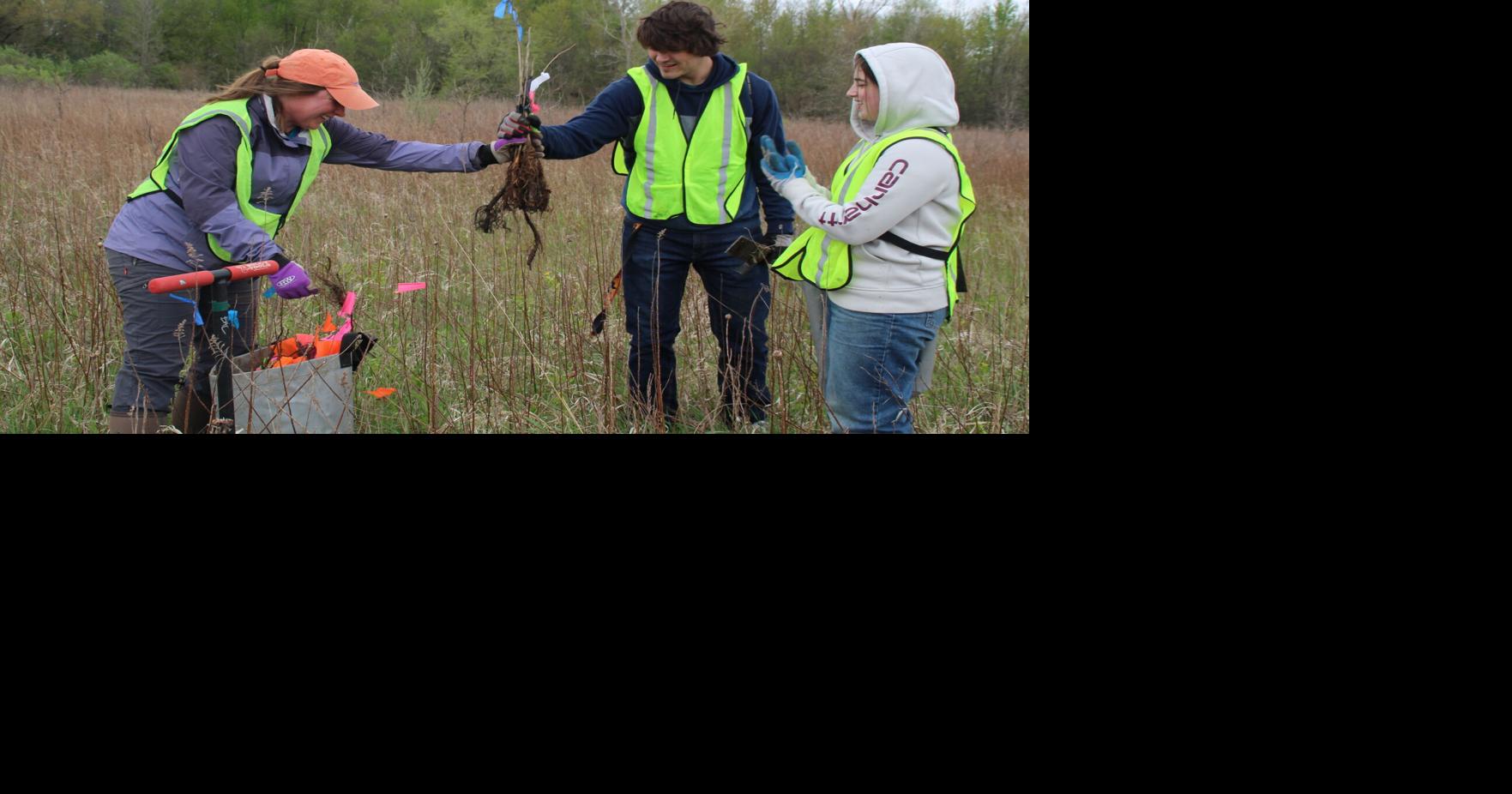 Ecology Action Center seeks volunteers for Earth Month clean-up events