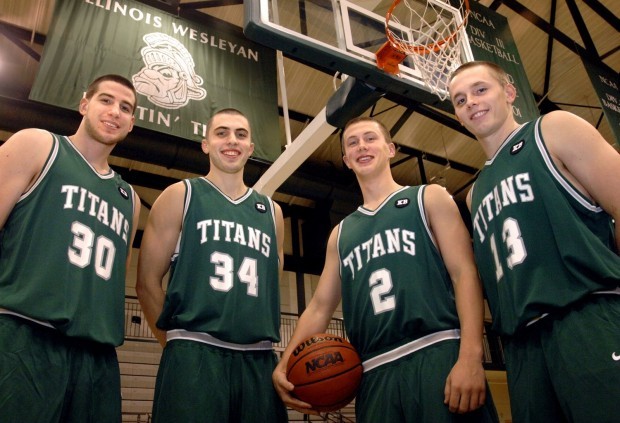 Iwu Men Look To Start Season Of Redemption Illinois Wesleyan