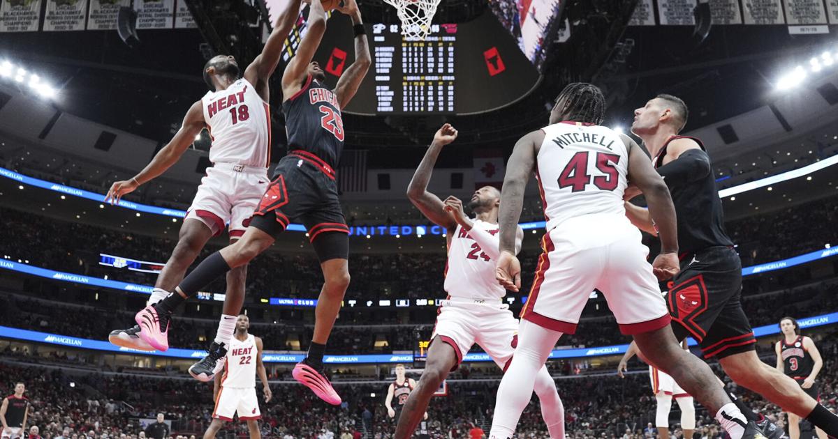 Chicago Bulls fans still turning out through thick and thin