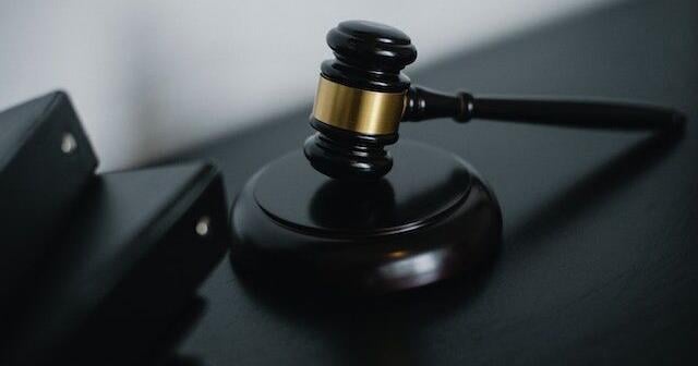SW Illinois Walmart worker gets 25 years for stabbing co-worker