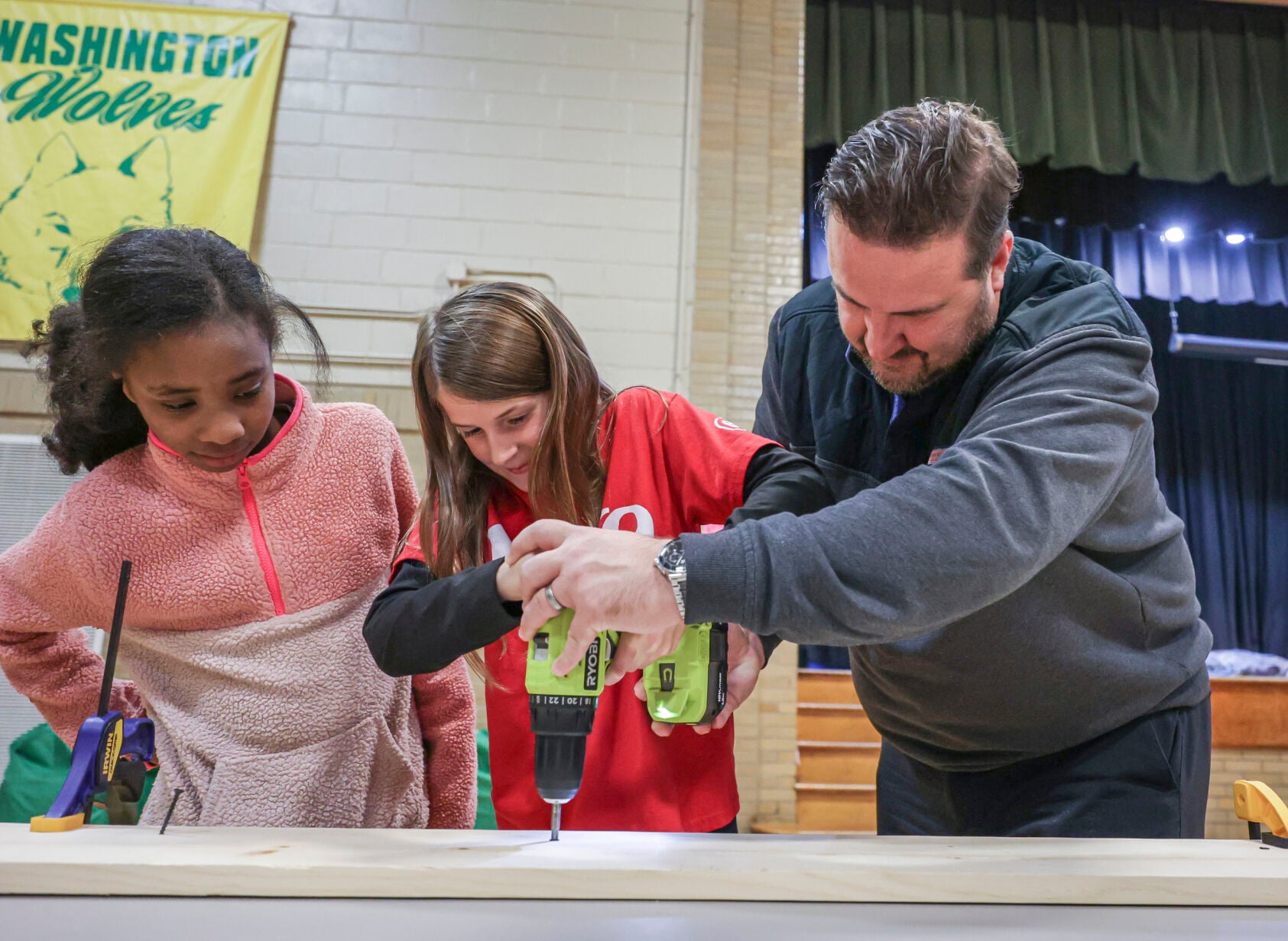 Washington Elementary hosts Bloomington District 87's first Bed Blitz