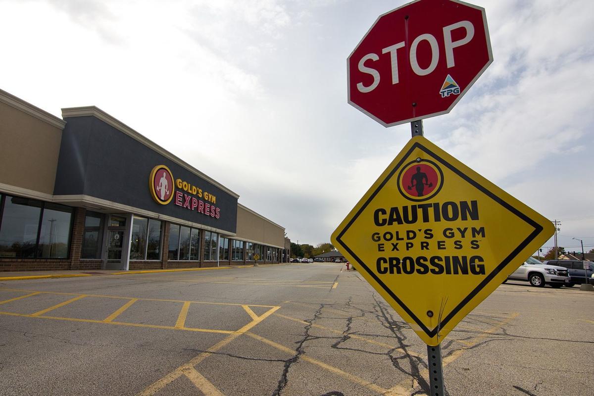 Gold S Gym Express In Normal Closing Memberships To Be Honored At Other Bloomington Normal Gold S Sites Local News Pantagraph Com