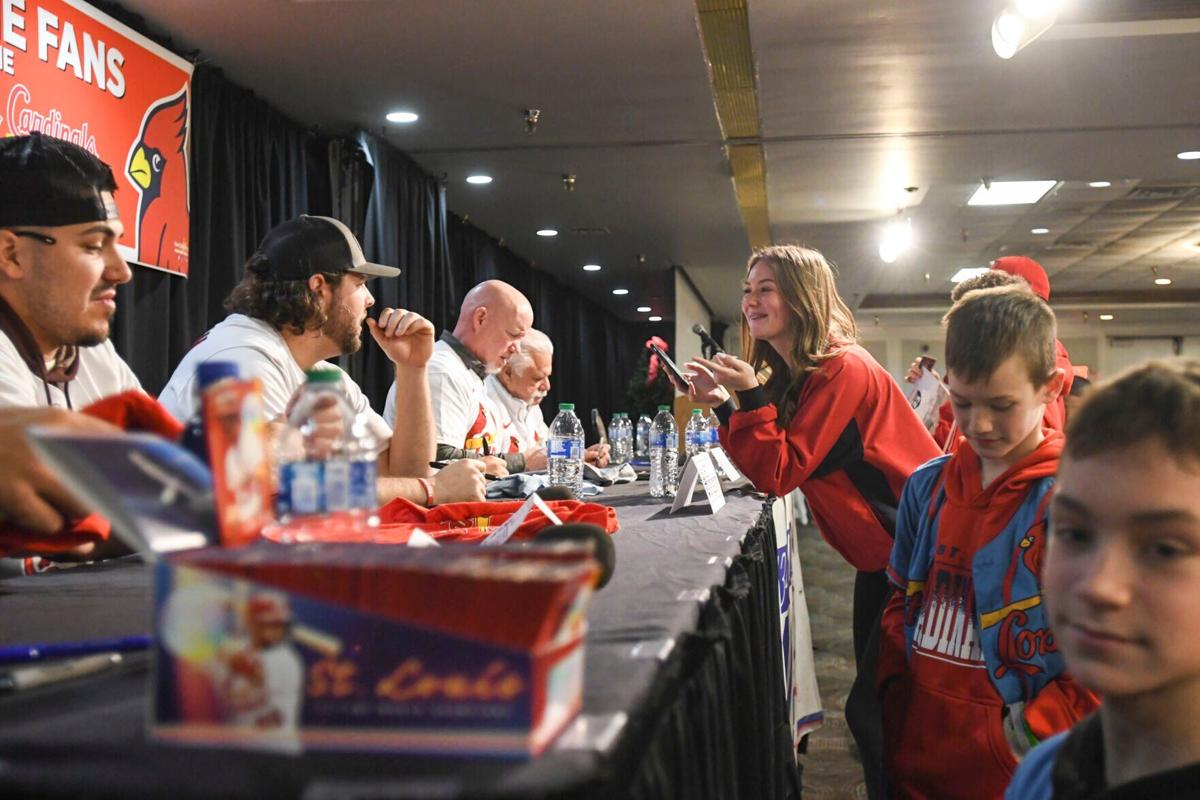 Tickets on sale Monday for autographs at Cardinals Winter Warm-up