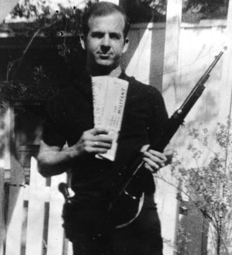 Scientist: Infamous Oswald rifle photo is real