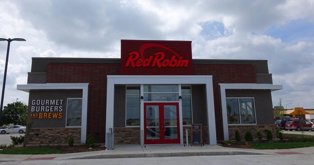 Red Robin Maple Ridge Red Robin restaurant opens its doors