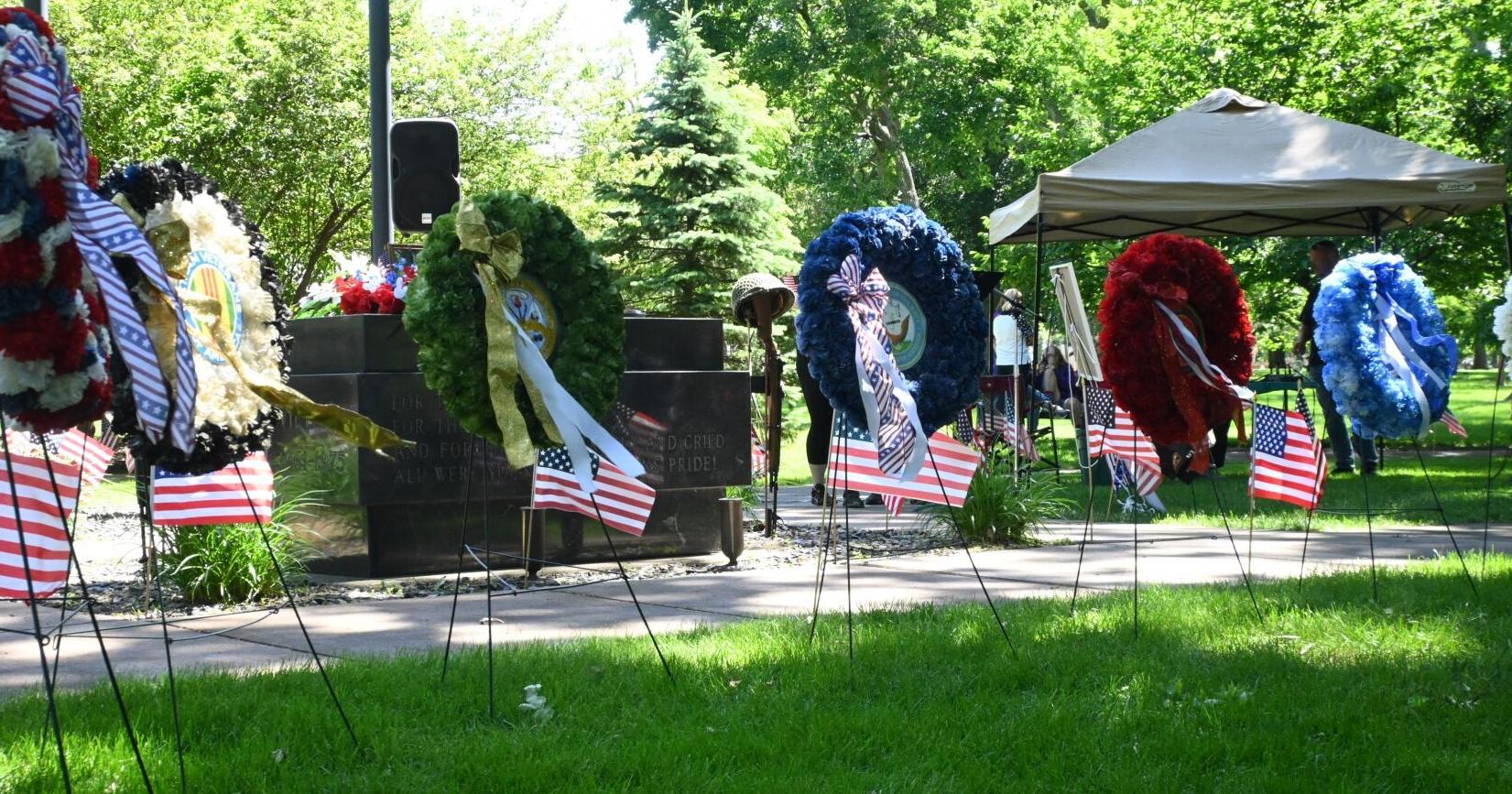 Memorial Day 2024 in downtown Bloomington honors sacrifice - Vimarsana News
