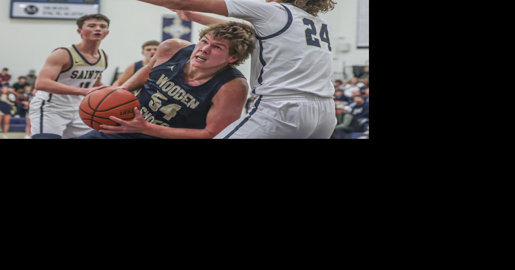 Photos Teutopolis boys basketball at Central Catholic High School.