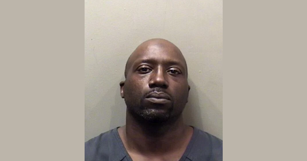 Peoria man sentenced to 7 years on gun charge in McLean County