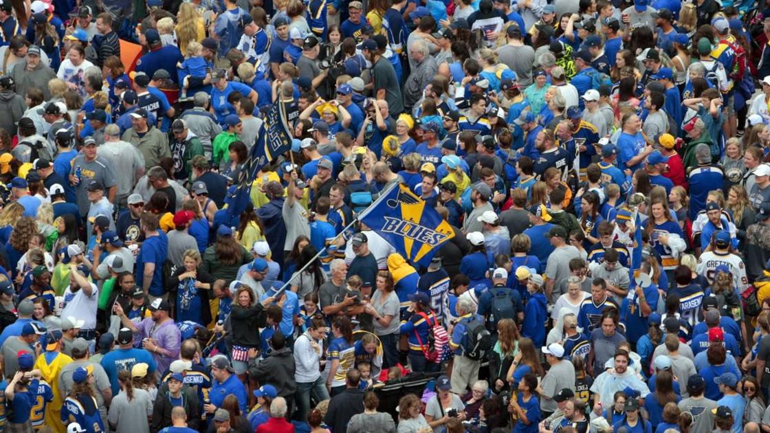 &#39;This is the biggest party St. Louis has ever seen&#39; — people crowd downtown for Blues parade ...