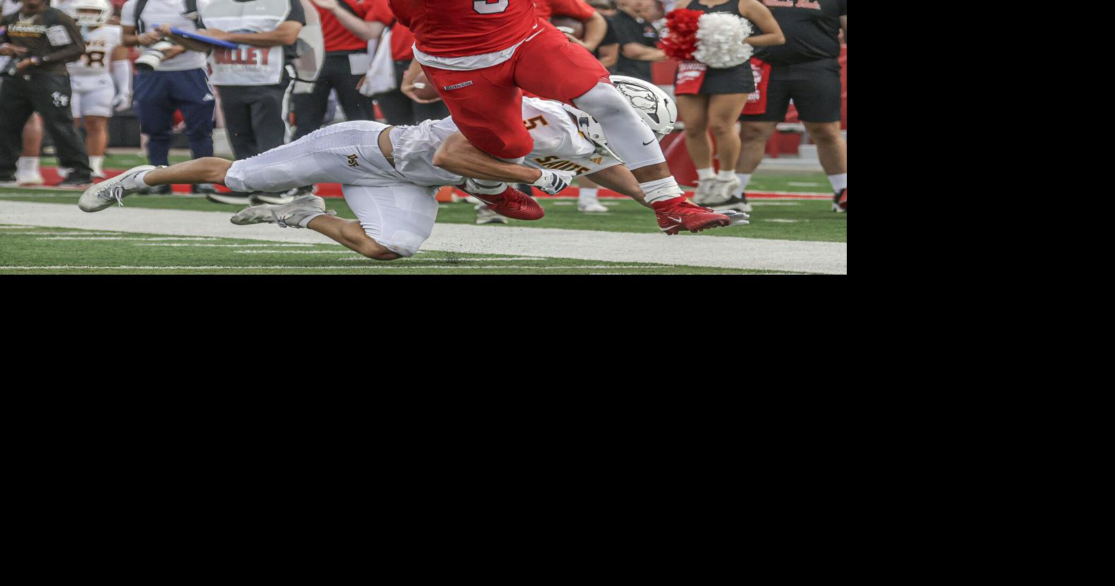 Illinois State tailback Victor Dawson taken to hospital after first-half injury
