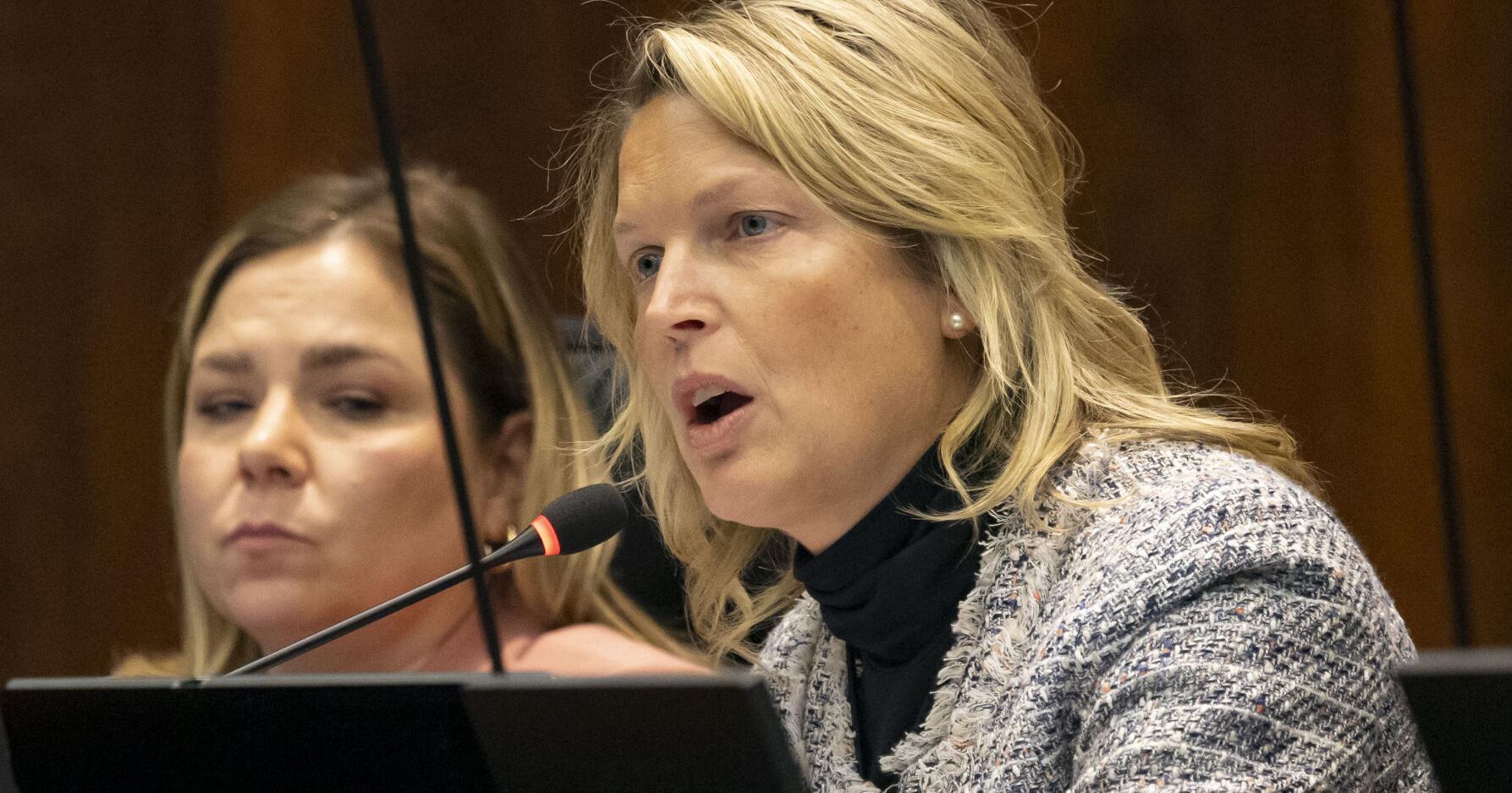 Illinois lawmakers move bills aimed at addressing opioid crisis - Vimarsana News