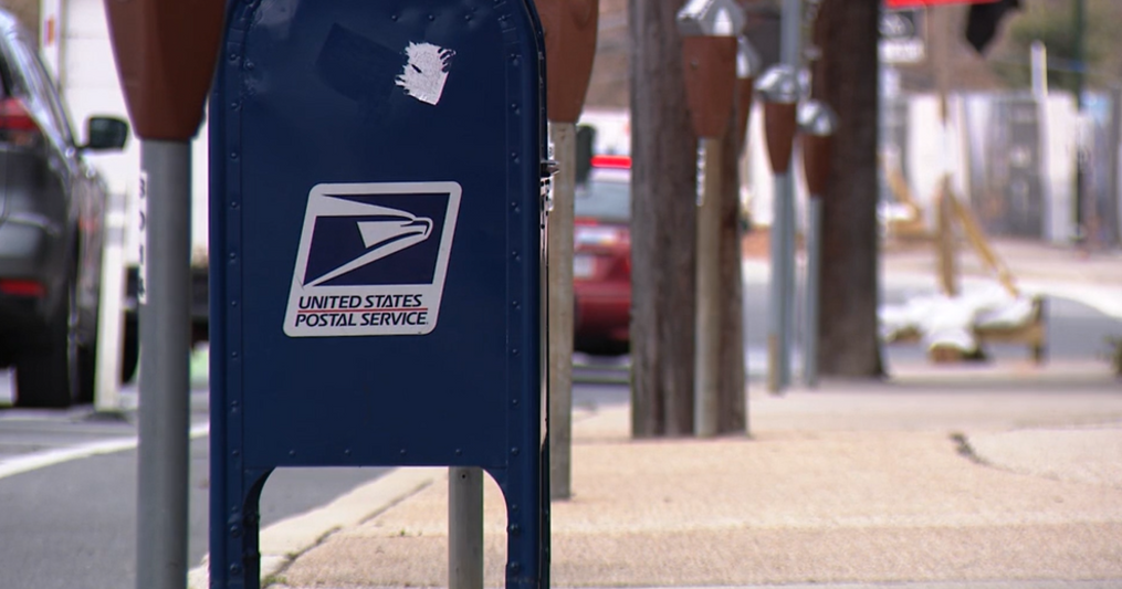 How Many Mail Flick Fact: How much mail does State Farm send out in a day?