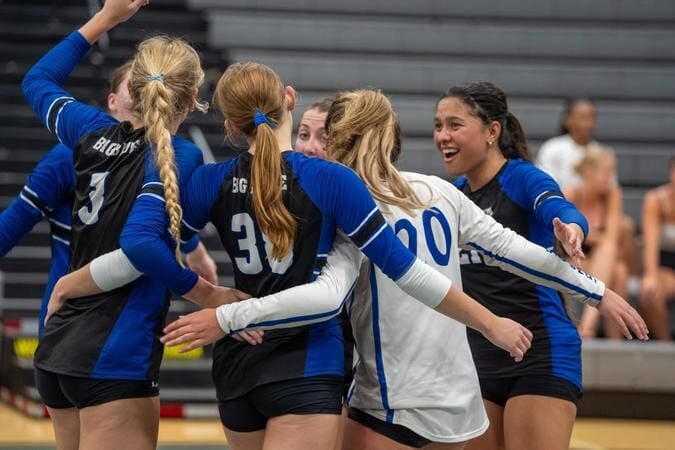 Volleyball Bounces Back With a 5-3 Start