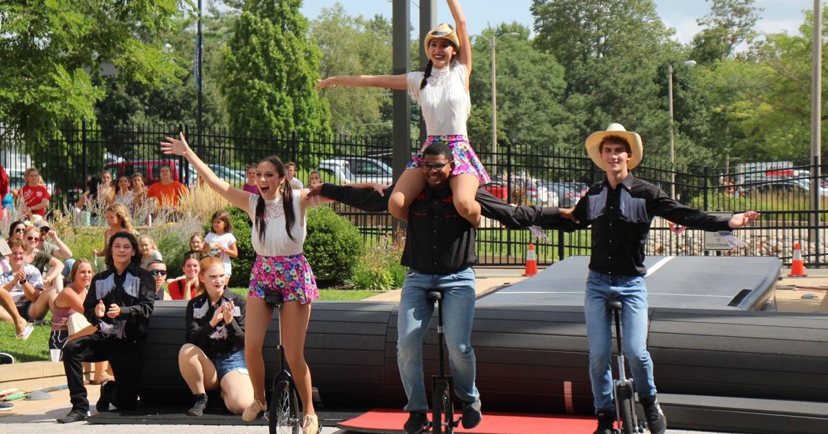 Sweet Corn Circus captivates uptown Normal