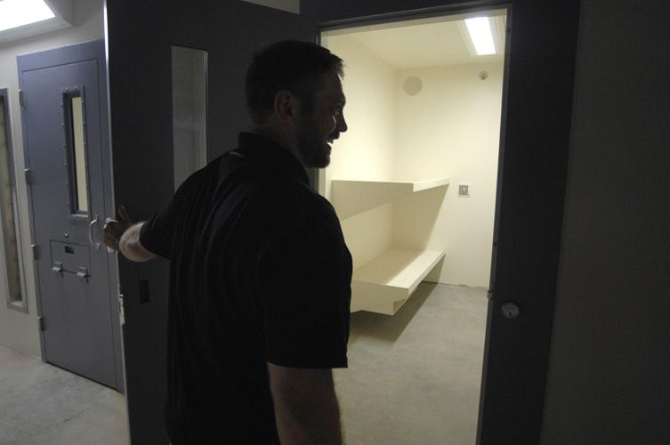 090918-blm-loc-6jail