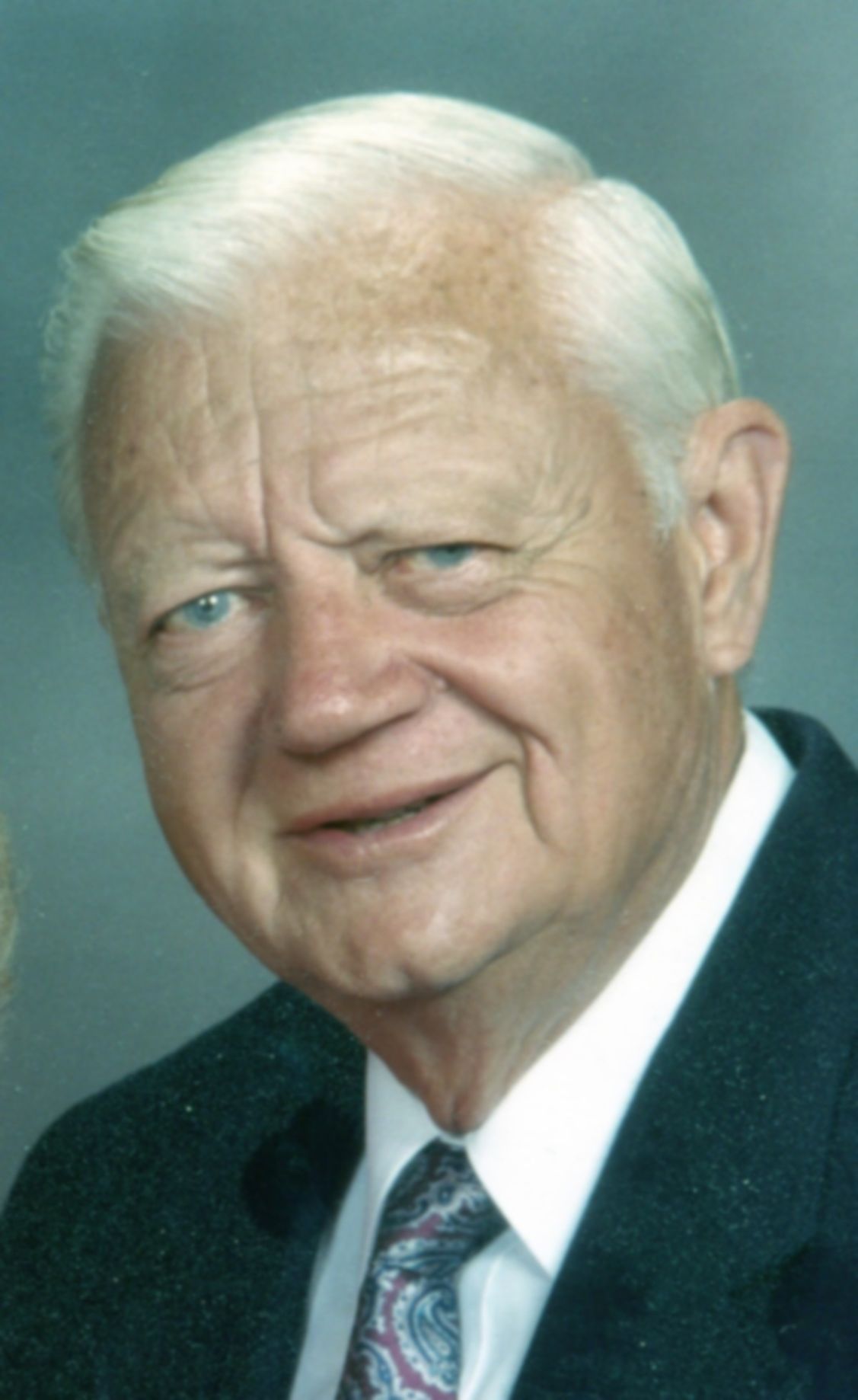 Walter Howard Obituaries