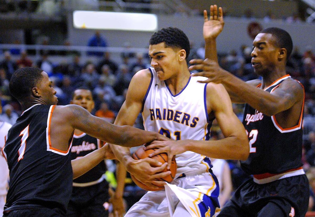 Strong Finish Lifts Bhs To Third Place Victory High School Boys Basketball Pantagraph Com