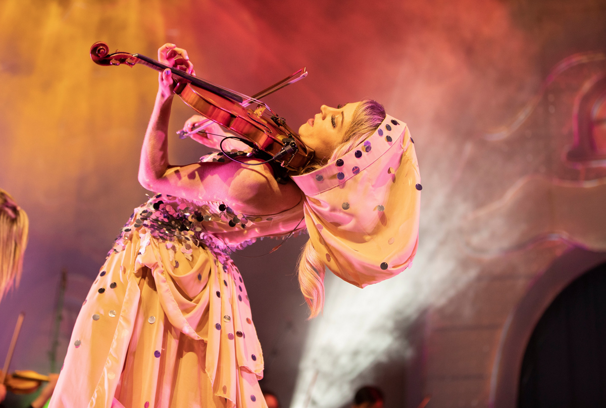 Bows Ballet Lindsey Stirling Dancing Into Bloomington For
