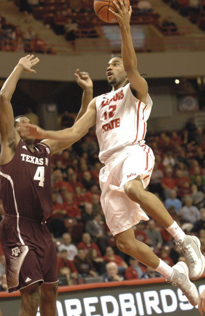Redbirds Top Texas A M Advance To Cbi Semifinal Men S College