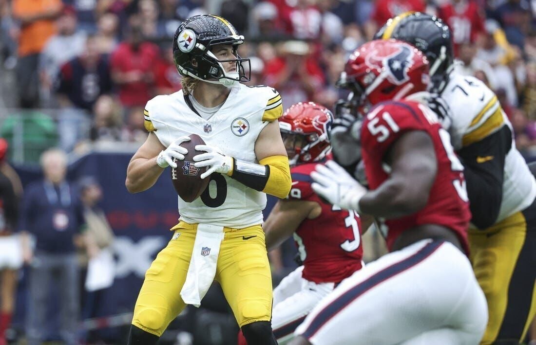 Steelers QB Kenny Pickett out against Texans after injuring knee, NFL