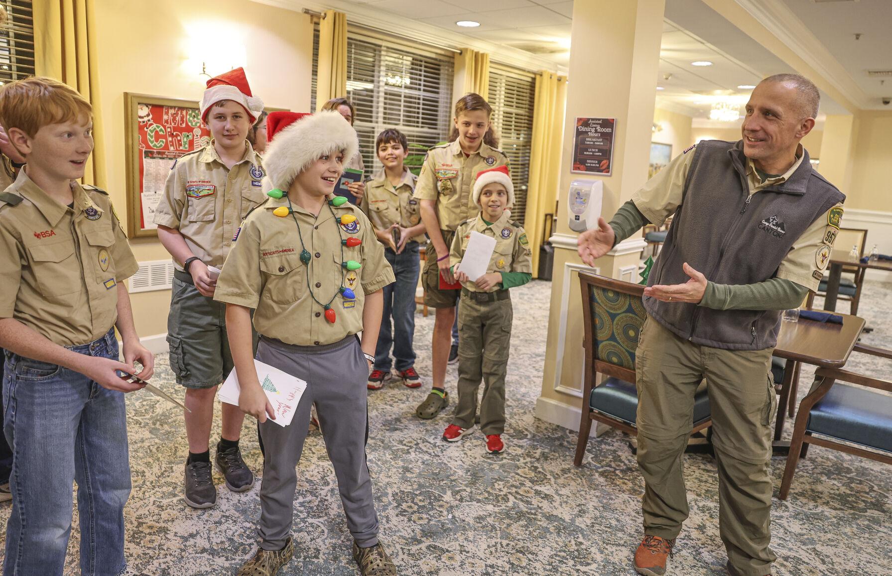 Boy Scouts deliver Christmas cards, carols to Bloomington seniors