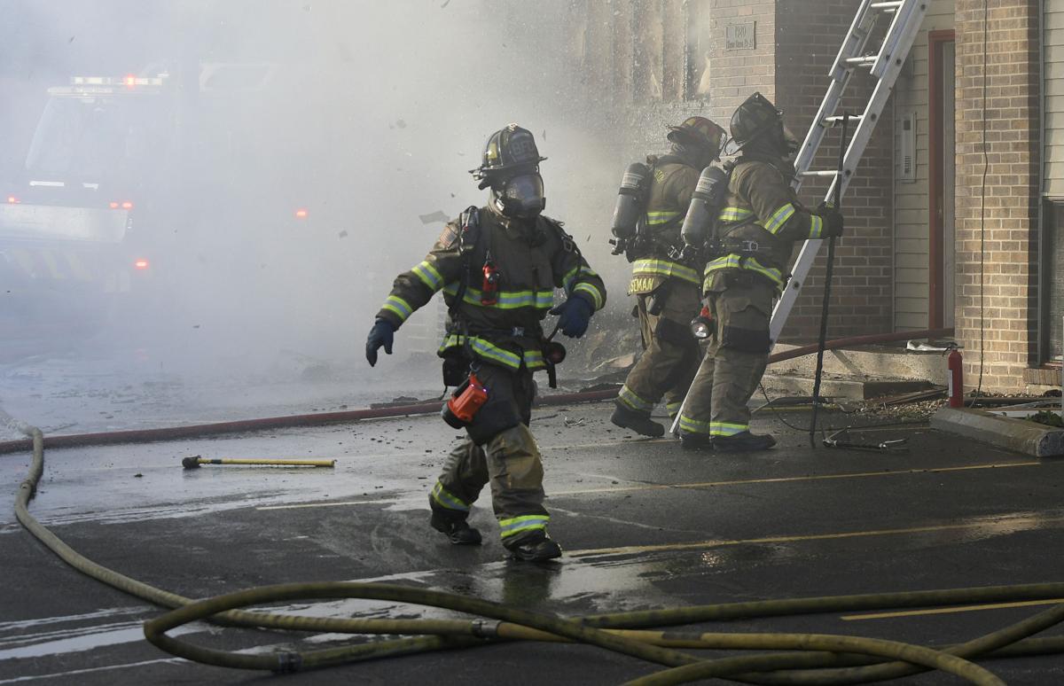 Watch Now At Least 5 Bloomington Apartments Damaged In Fire Local News Pantagraph Com