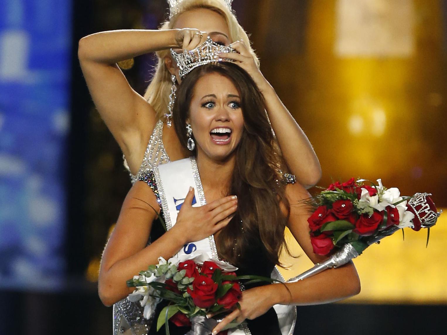 Photos Miss North Dakota Crowned New Miss America Entertainment Pantagraph Com Photos Miss North Dakota Crowned New Miss America Entertainment Pantagraph Com