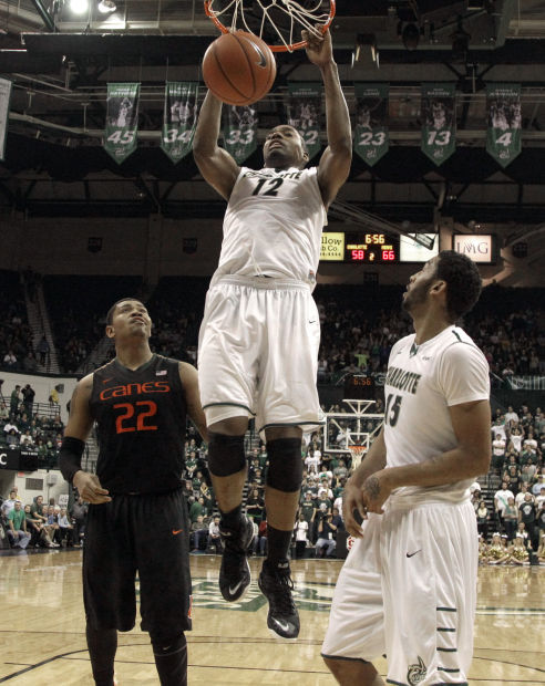 Transfer Thorne Takes Center Stage For Illini Basketball Men S