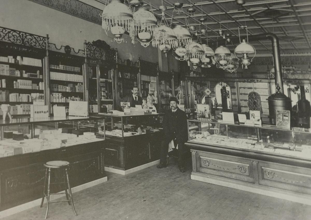 Longtime pharmacist dispenses medicine, builds relationships Health