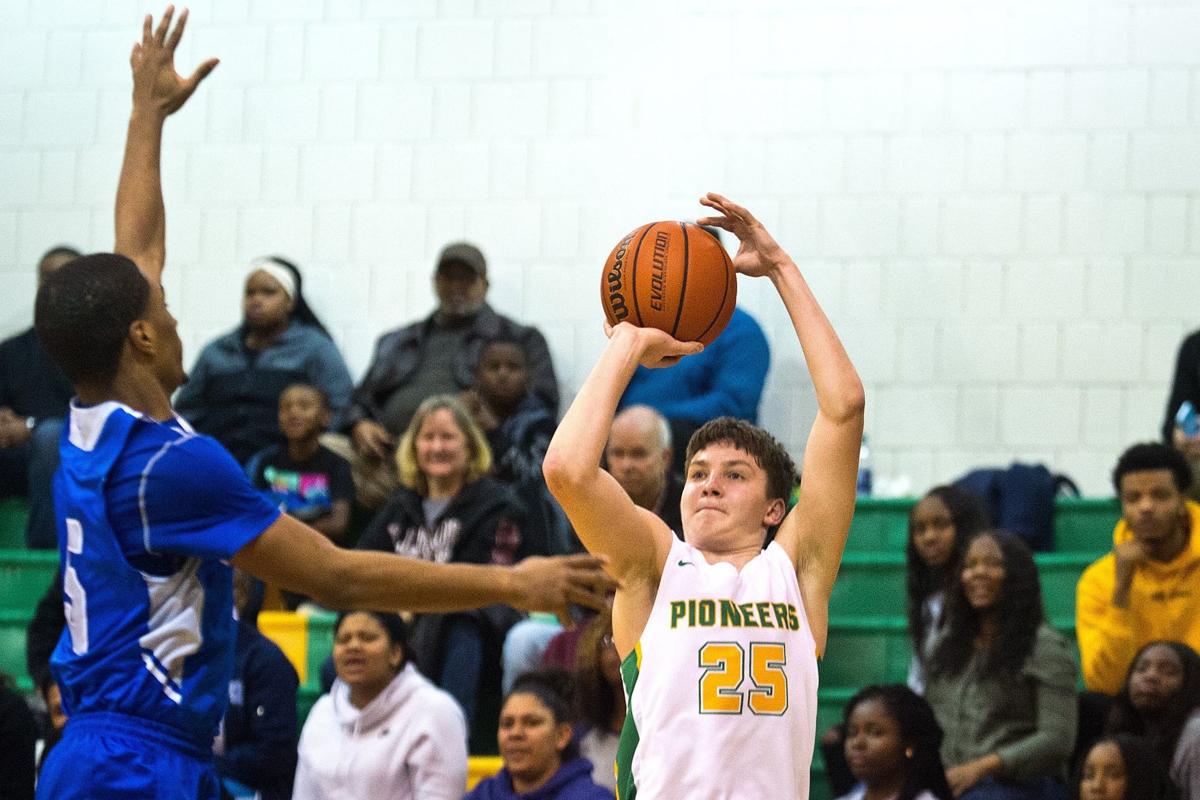 Decatur Macarthur Blocks U High S Path To Victory High School