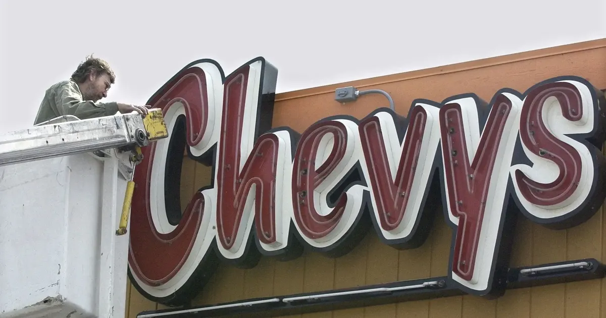 Flick Fact: What Twin City dining tradition has largely disappeared?