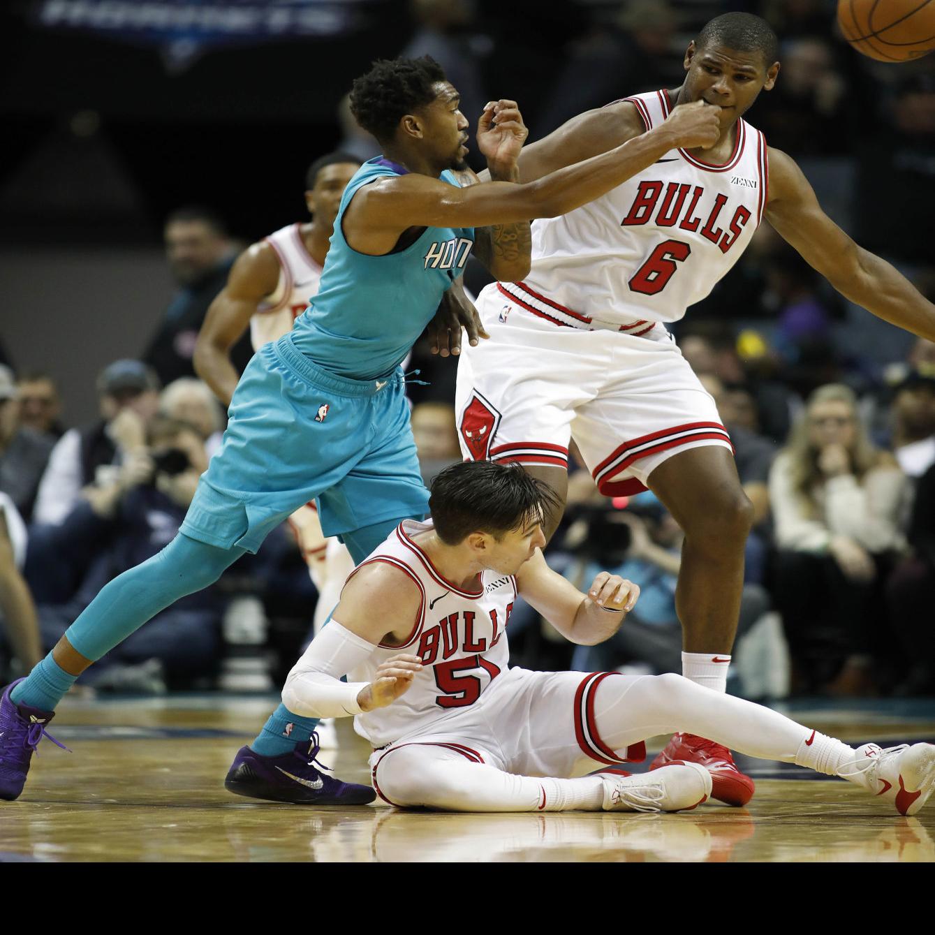 Kemba Walker Scores 30 Points Hornets Rout Bulls Basketball
