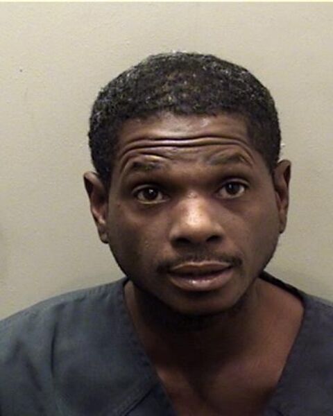 Bloomington man held on weapon charges