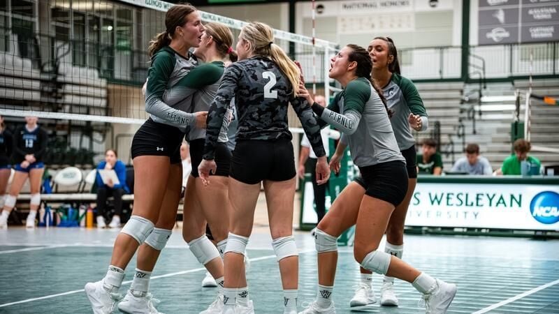 Women’s Volleyball Defeats Carroll in CCIW Opener