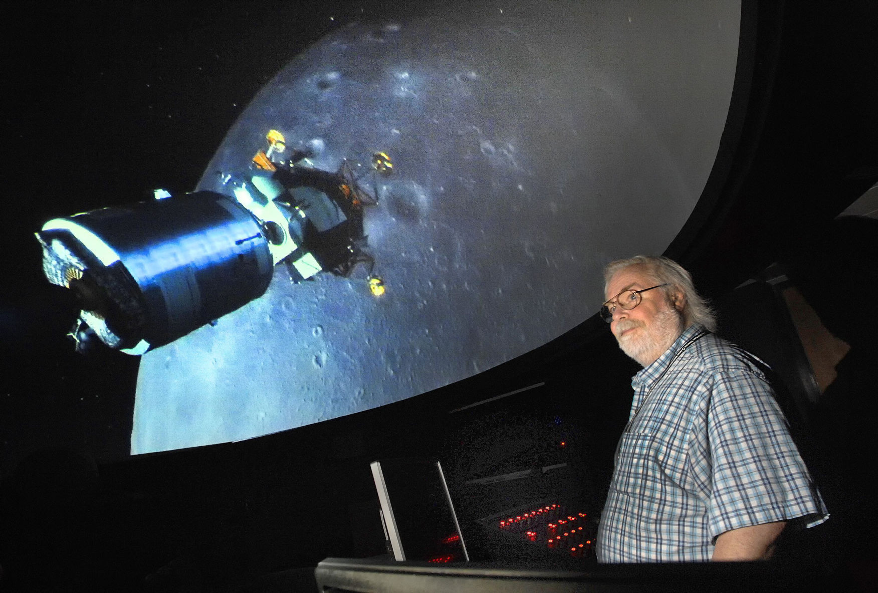ISU Planetarium sets sights on busy fall photo